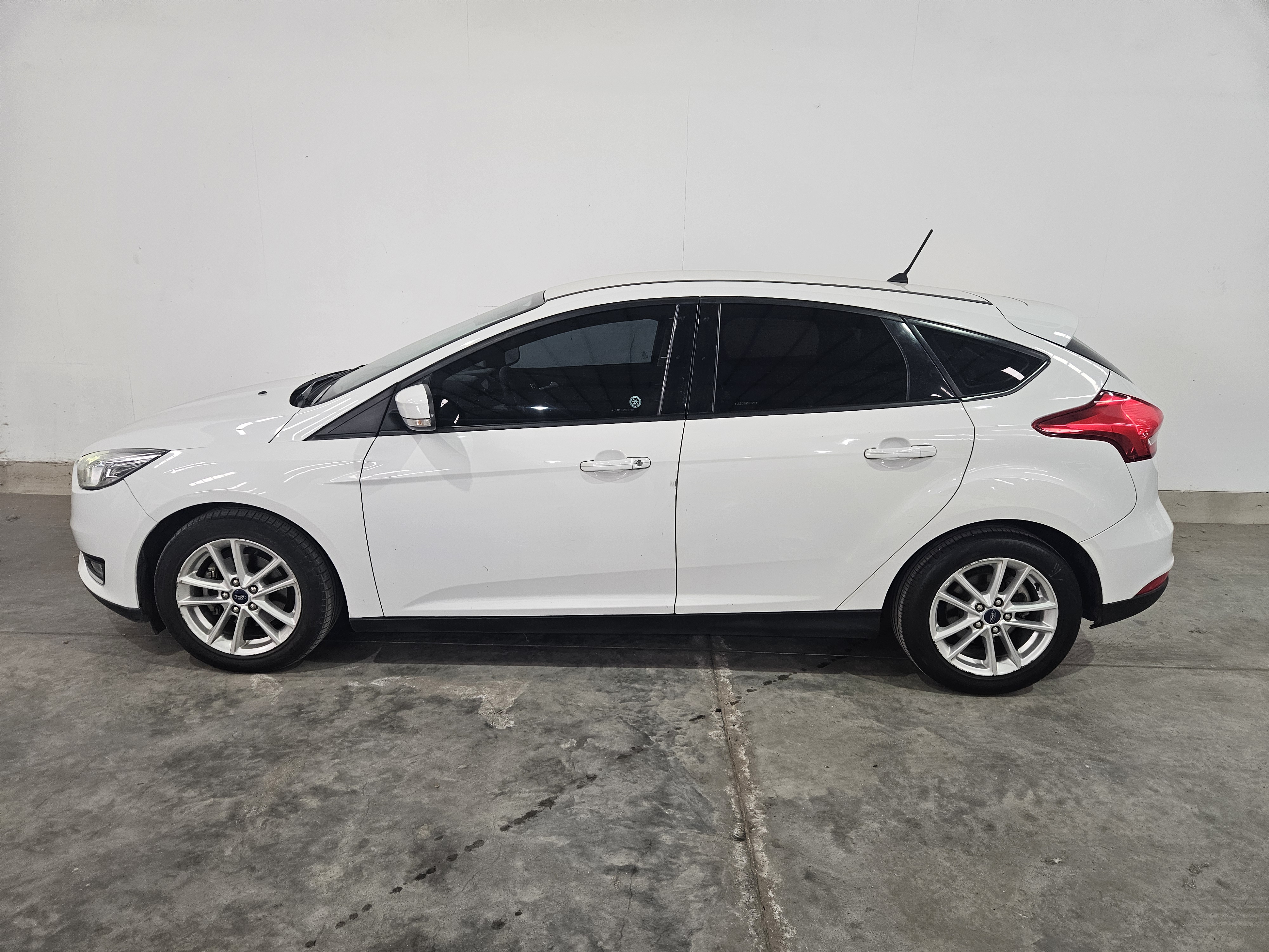 FORD FOCUS 5P 2.0L N AT SE