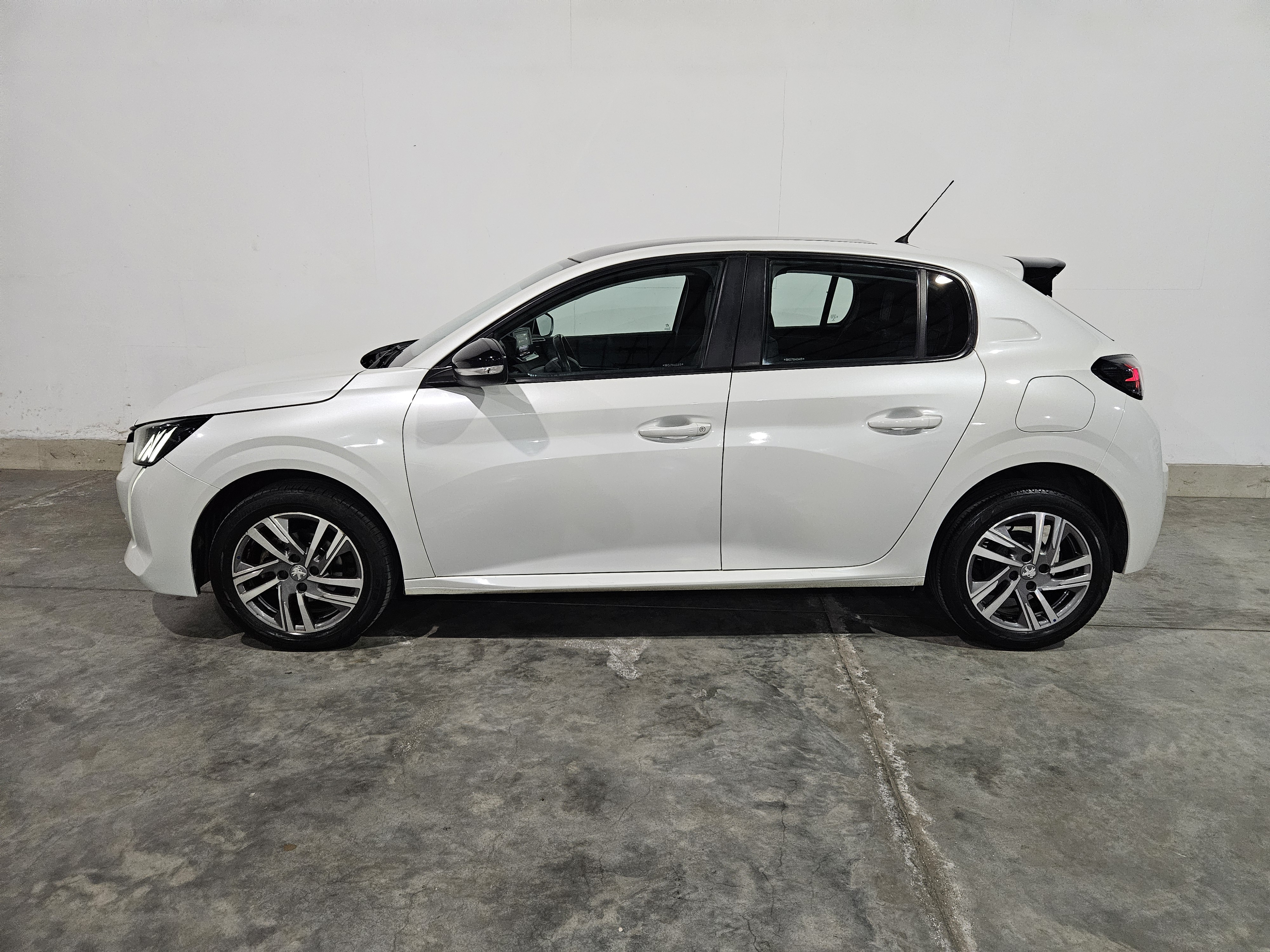 PEUGEOT 208 FELINE TIPTRONIC 1