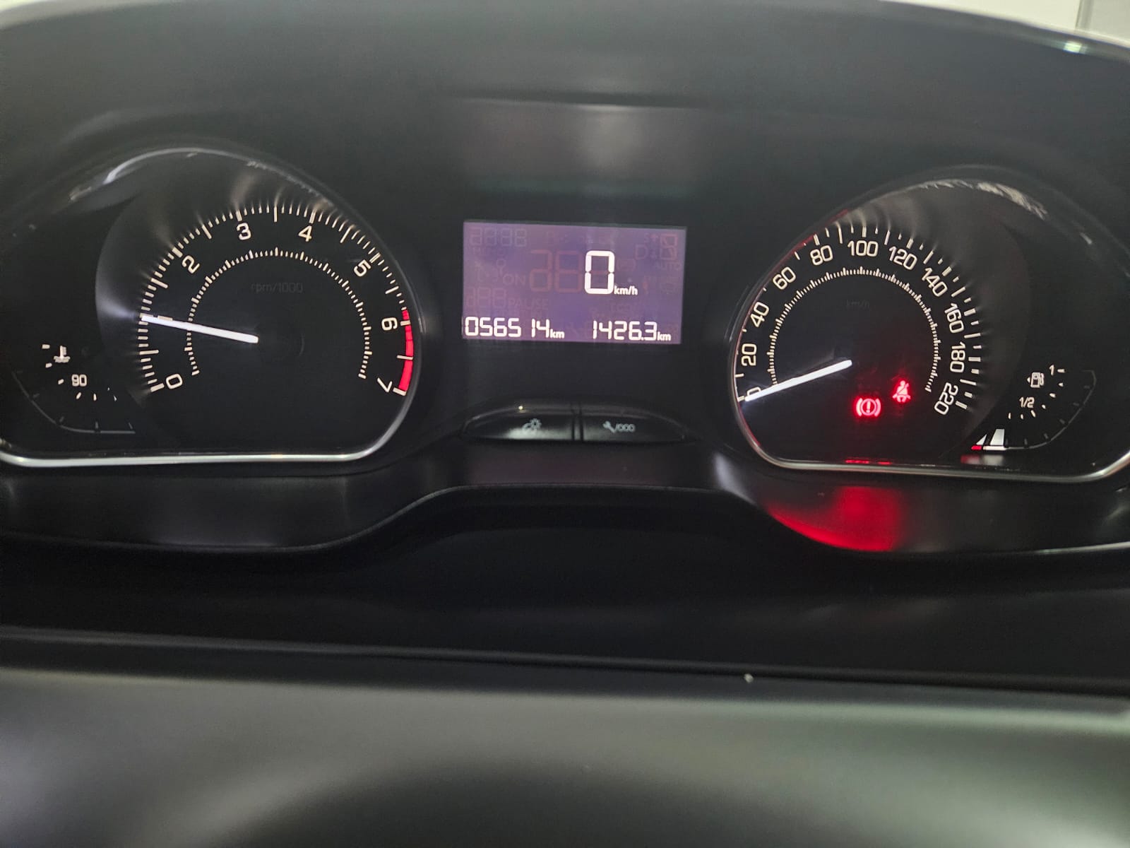 PEUGEOT 208 FELINE 1.6N PACK CUIR