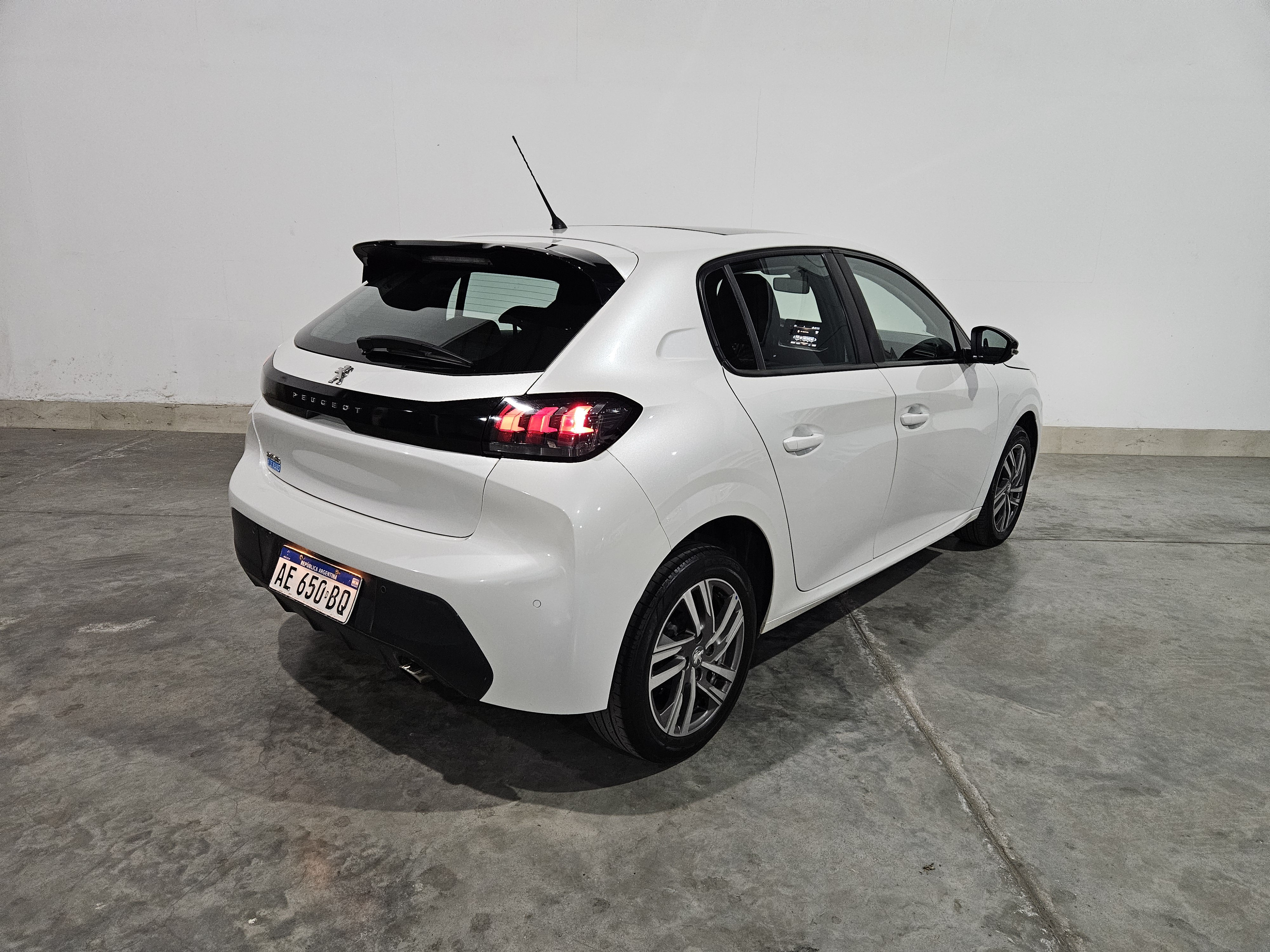 PEUGEOT 208 FELINE TIPTRONIC 1.6