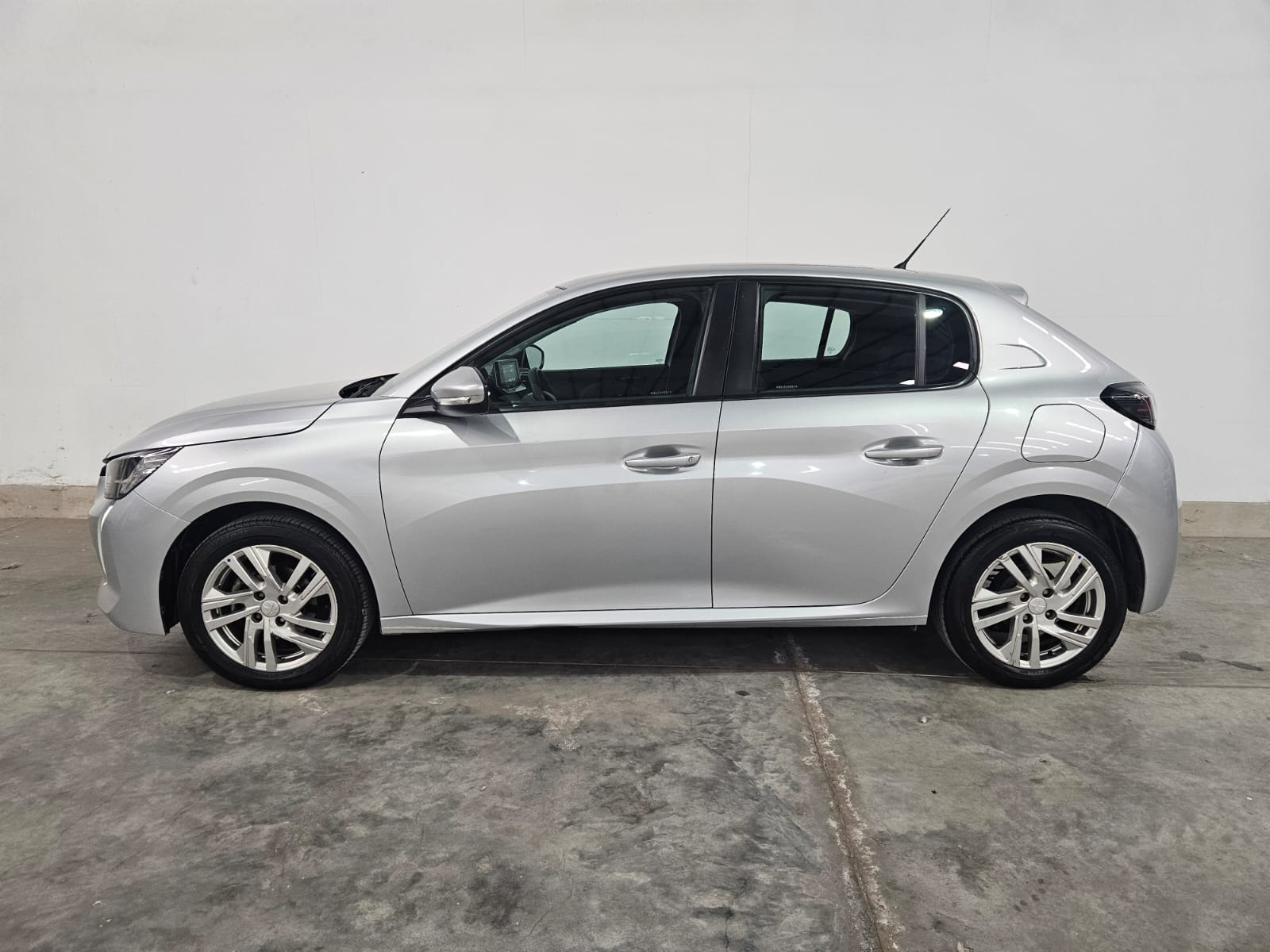 PEUGEOT 208 ACTIVE 1.6L