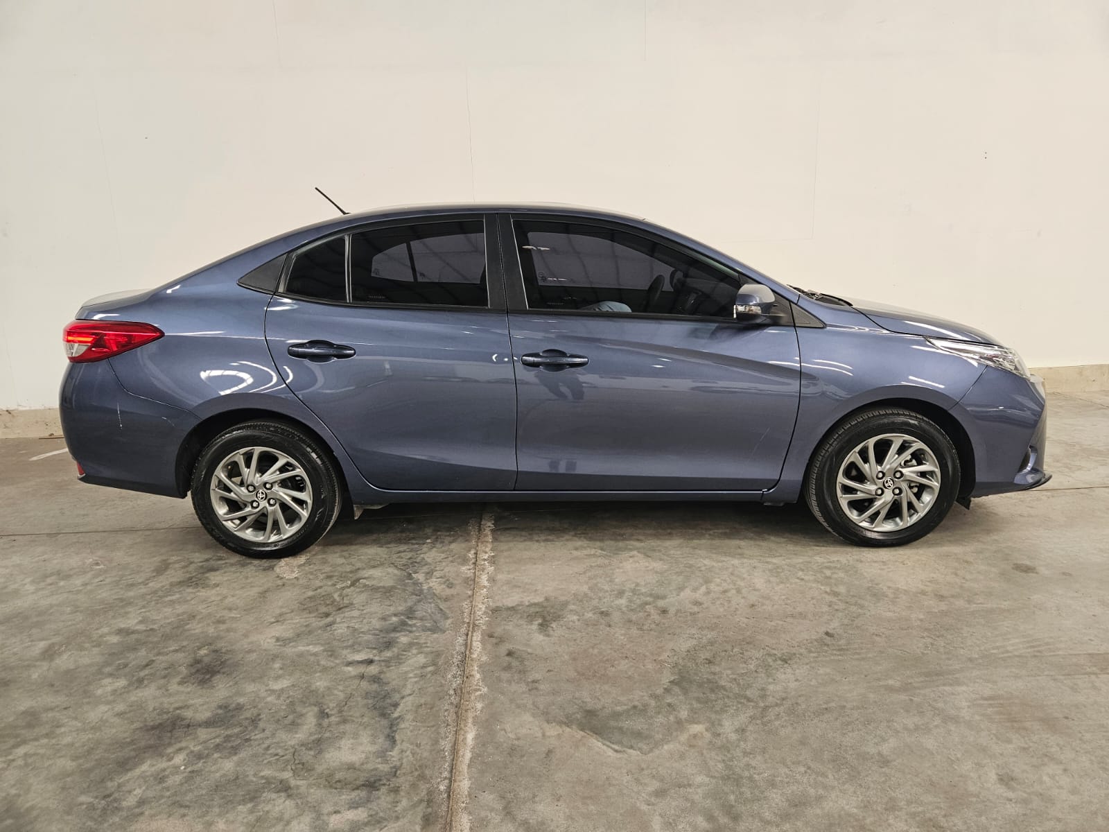 TOYOTA YARIS XLS 1.5 6M/T - 4P